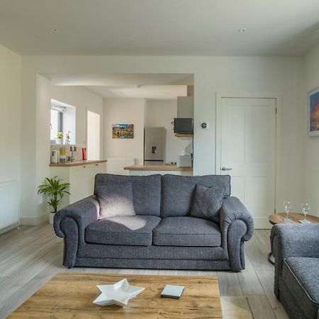 Stunning Modern Apartment In The Cotswolds Chalford Buitenkant foto