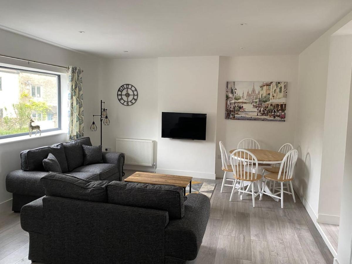 Stunning Modern Apartment In The Cotswolds Chalford Buitenkant foto