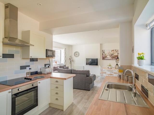 Stunning Modern Apartment In The Cotswolds Chalford Buitenkant foto